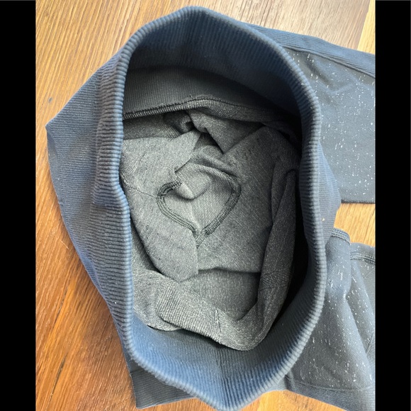 Lululemon tights, size small - Picture 6 of 8